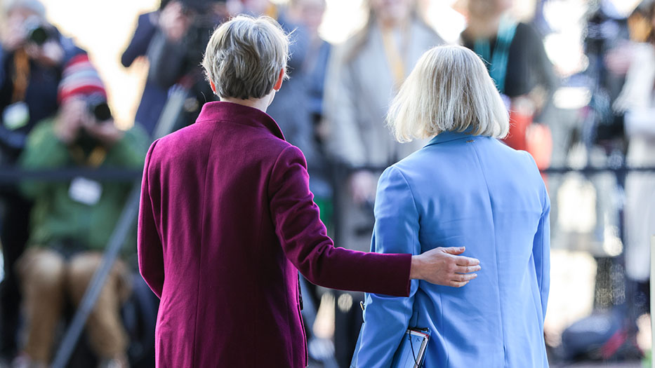 Bundesinnenministerin Nancy Faeser wird von Yvette Cooper, britische Innenministerin, begrüßt. Bundesinnenministerin Nancy Faeser wird von Yvette Cooper, britische Innenministerin, begrüßt.