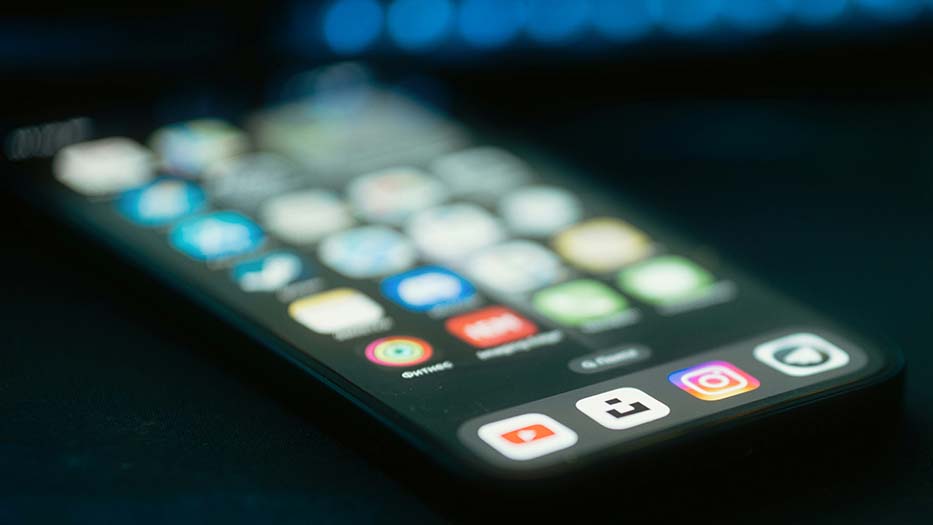 Smartphone mit Apps verschwommen Smartphone mit Apps verschwommen