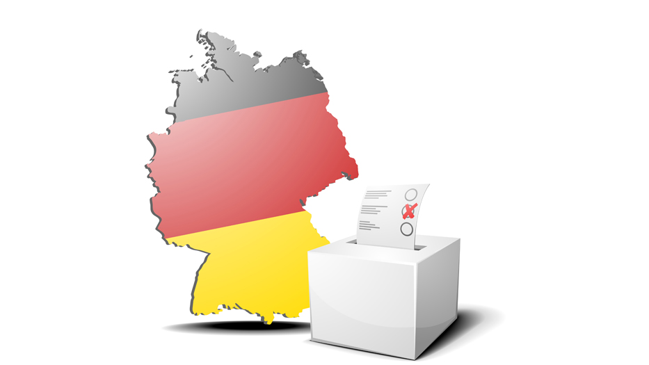 Wahlurne vor Deutschlandkarte