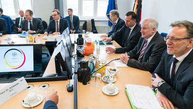 Heads of the security authorities and Federal Minister Seehofer at the GTAZ