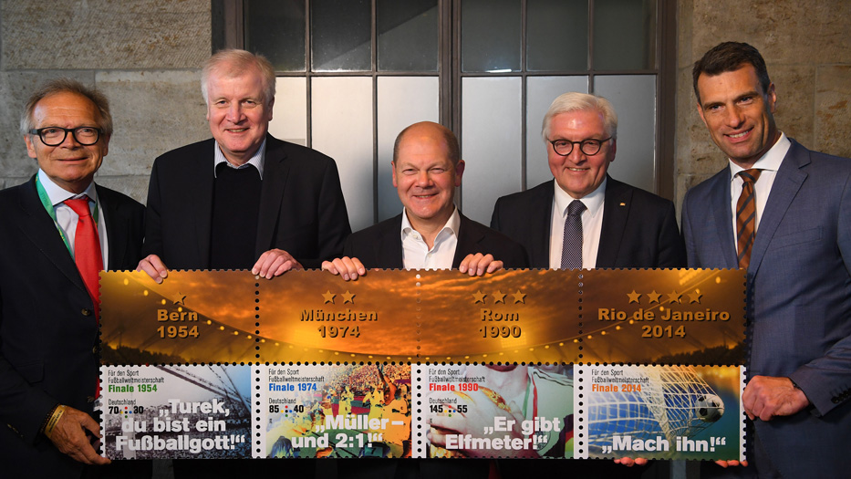 Bundesinnenminister Horst Seehofer bei der Vorstellung der Briefmarkenserie