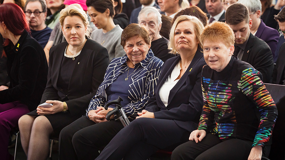 Gedenkveranstaltung des Internationalen Auschwitz-Komitees (IAK) zu 80 Jahren Befreiung des Konzentrations- und Vernichtungslagers Auschwitz am Donnerstag, den 23.01.2025, in der Vertretung des Landes Niedersachsens Gedenkveranstaltung des Internationalen Auschwitz-Komitees (IAK) zu 80 Jahren Befreiung des Konzentrations- und Vernichtungslagers Auschwitz am Donnerstag, den 23.01.2025, in der Vertretung des Landes Niedersachsens